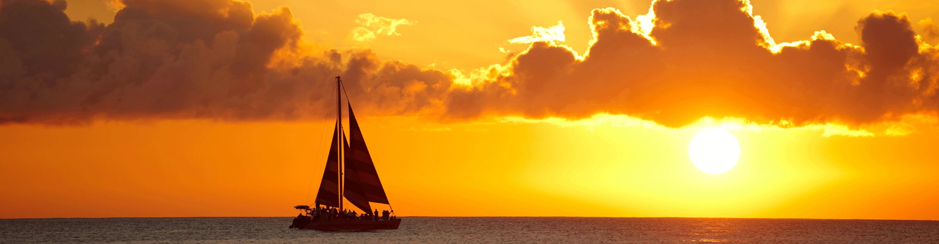 yachtcharter-sonnenuntergang.gif